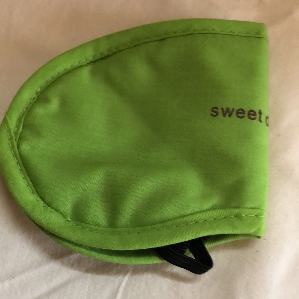 Travel Essentials - Picture 4 of 5